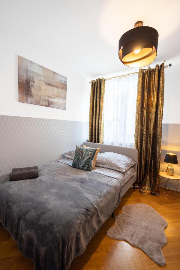 Clicktheflat Stawki Apart Rooms Warszawa Eksteriør billede
