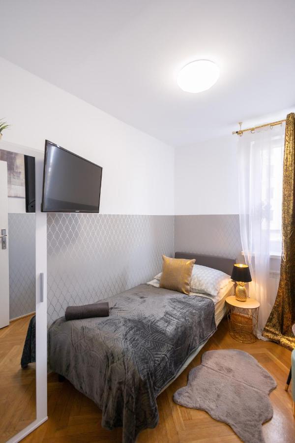 Clicktheflat Stawki Apart Rooms Warszawa Eksteriør billede